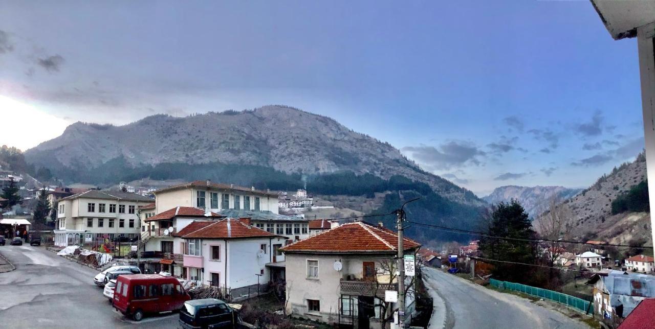 Приключение В Триград Apartamento Exterior foto